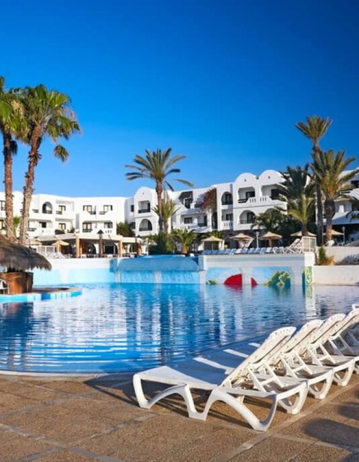 Eames plastic side chair